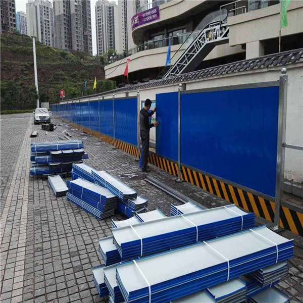 泓宸輝*彩鋼圍擋 工地臨時小草鐵皮護欄 pvc夾芯板圍墻工地