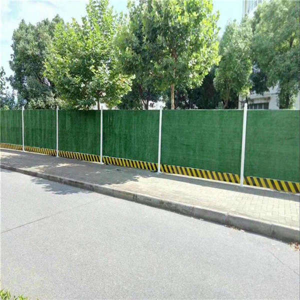 修路建材施工圍擋 2米高3.2米長彩鋼板護欄 0.25厚假草皮防護網